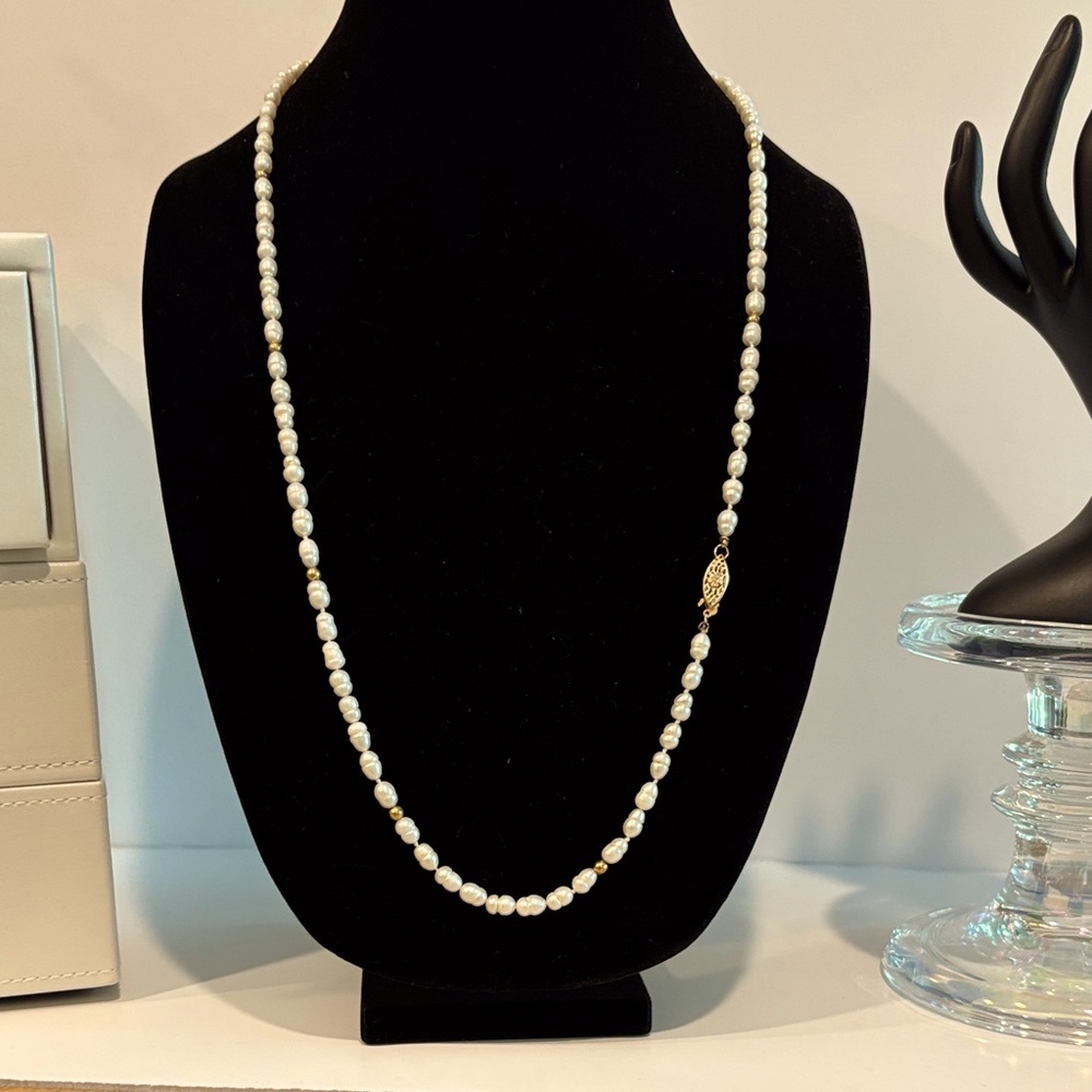 Elegant White Freshwater Pearl Necklace